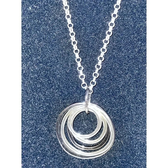 Liz Claiborne LC Silver Tone 5 Ring‎ Necklace Ajustable - Picture 2 of 7